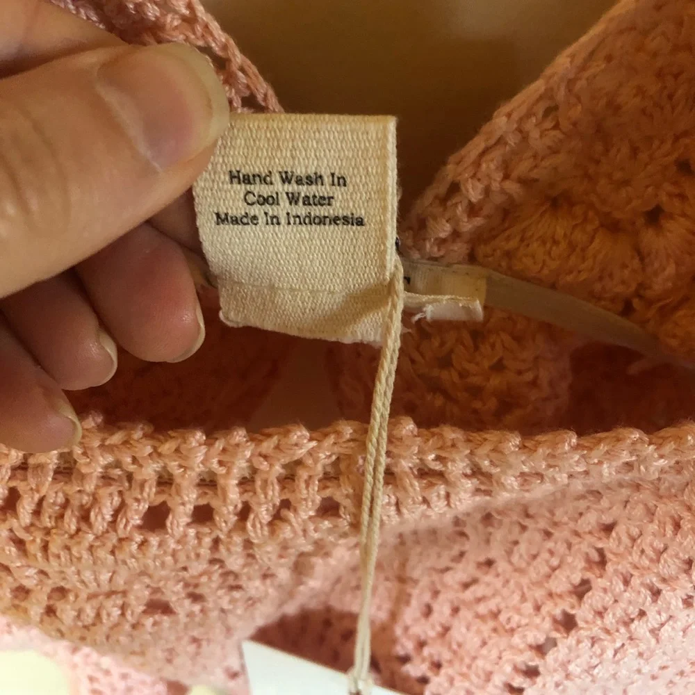 SOLD ✨⚡️BNWT Accidentally In Love Hand Crochet Top M 🪷 - Picture 8 of 11